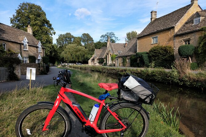Cotswolds One Day Guided Cycle Tour - Private Groups - Crawley and Wilcote, the quiet village section