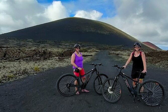 Cycle among volcanoes: Discover the essence of Lanzarote - What the three-hour format means for your day