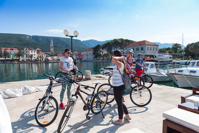 Cycle Hvar Tour - Guides shape the day