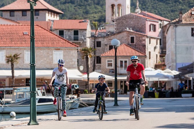 Cycle Hvar Tour - Getting to the meeting point