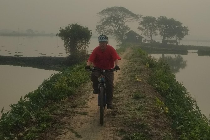 Cycle the Kolkata Wetlands and Amazing Views - Choosing the road or the trail