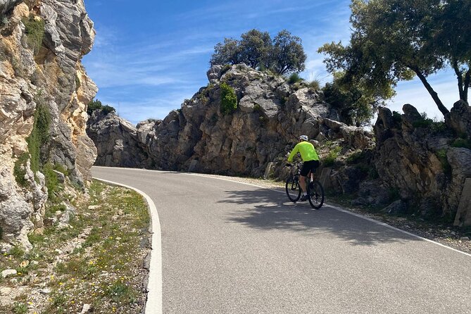 Cycling - Las Palomas Pass - Easy to Moderate Difficulty - Regular bike or e-bike?