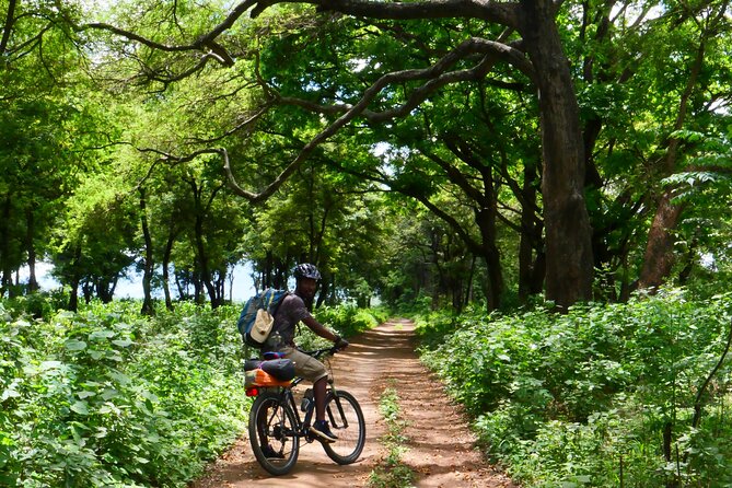 Cycling through the TPC plantations - Arriving at TPC Club and Planters restaurant