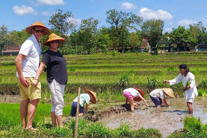 Cycling Tour in Yogyakarta with Lunch 3-Hour - Meeting people instead of only seeing scenery