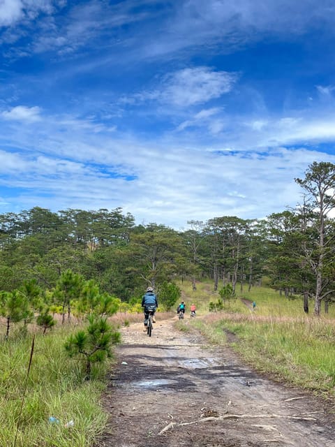Dalat mountain biking tour - The guides and the pace