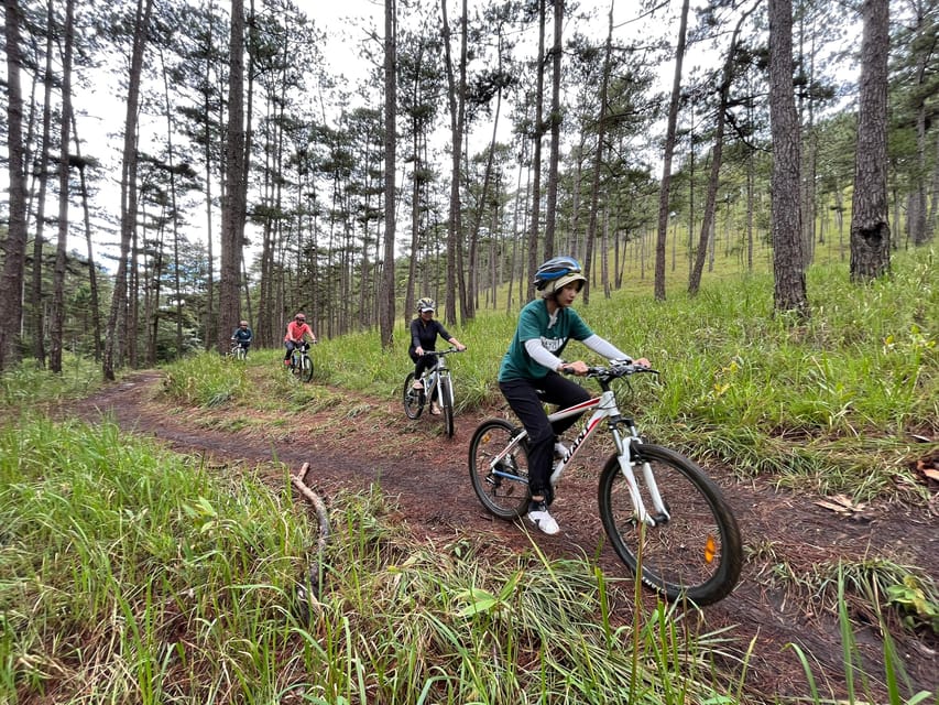 Dalat mountain biking tour - Meeting farming communities along the way