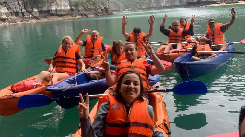 Đảo Cát Bà : 1Day Kayaking,Swimming,Cycling,Snorkeling,Lunch - Kayaking through Bright, Dark, and Bat caves