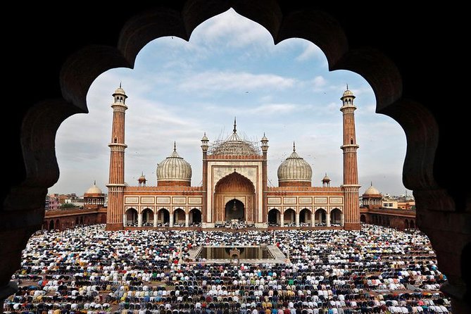 Delhi Rickshaw Tour: Explore Old Delhi Hertiage by Cycle Rickshaw - Khari Baoli, where the city smells like spice