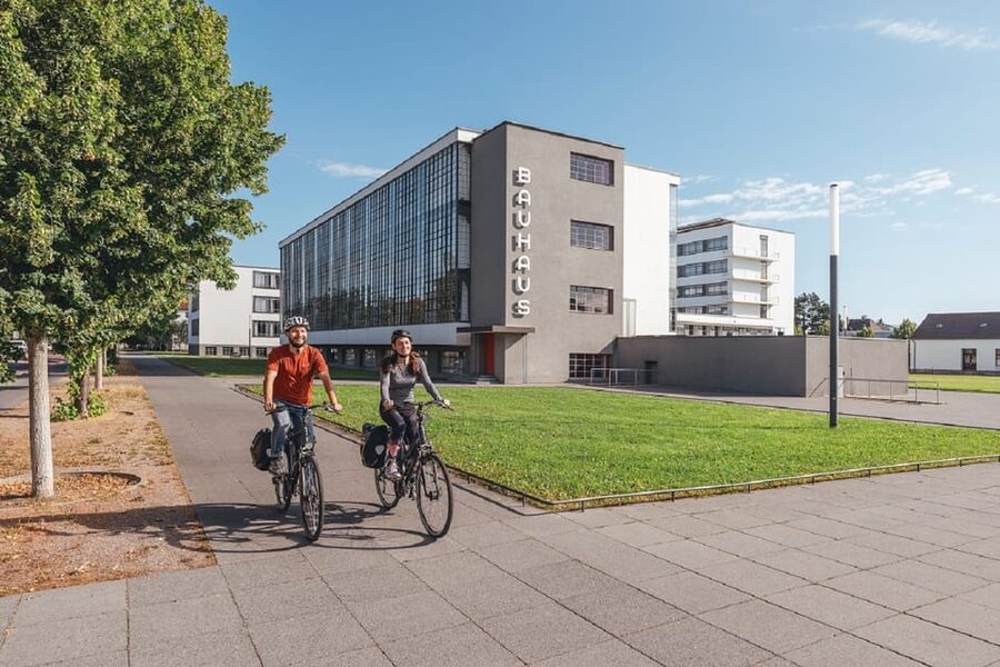 Dessau: Bauhausbauten Radtour - Starting at the Tourist Information