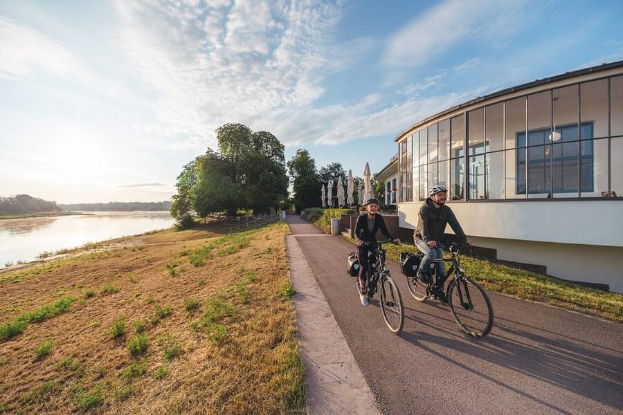 Dessau: Bauhausbauten Radtour - The Historic Employment Office and Public Design
