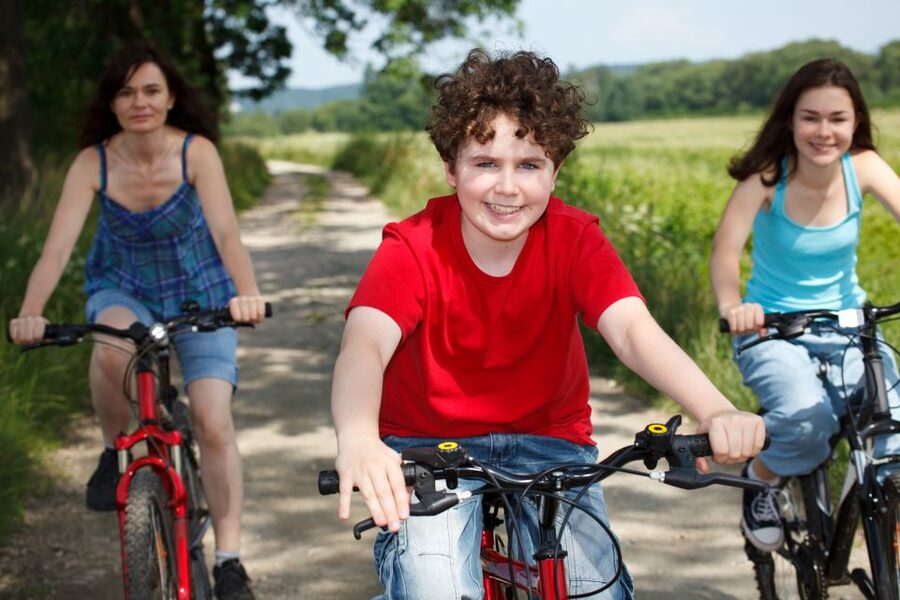 Discover Oxford: City & Countryside Cycling Tour - Following the Thames cycle path to Iffley