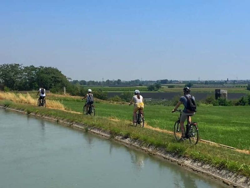 E-bike adventure among villages and medieval castles - Practical details before you book