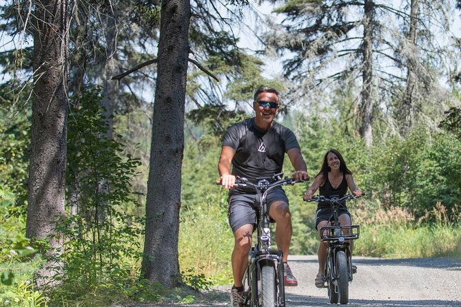 E-bike Rental - 3 hour along the shoreline Bike Path - La Pyramide des Ha! Ha! and the Monument des 21
