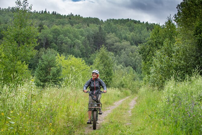 E-bike Rental - 3 hour along the shoreline Bike Path - Quai Laurier-Simard and the best fjord views