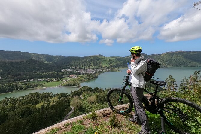 E-bike Sete Cidades- "All Mountain" bike program - The descent into Sete Cidades