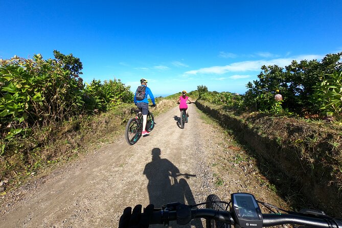 E-bike Sete Cidades- "All Mountain" bike program - Guides, group size, and safety