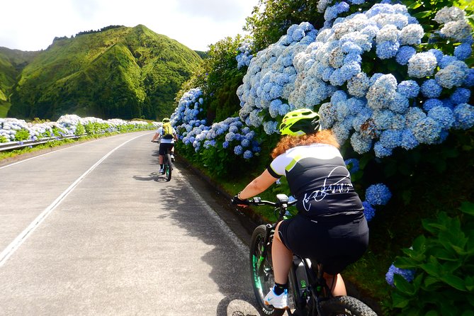 E-bike Sete Cidades- "All Mountain" bike program - From Vista do Rei to the crater rim