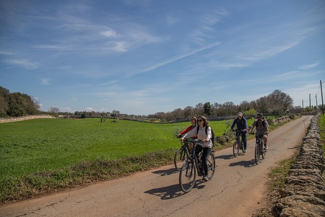 e-bike tour along the cycle path of the Apulian Aqueduct - Starting at Locorotondo railway station