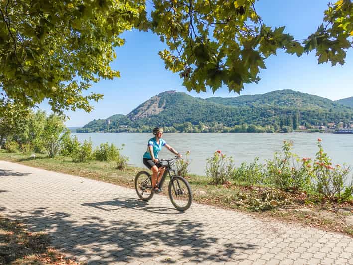 E-Mountain Bike Adventure in the Danube Bend - Along the Danube toward Zebegény