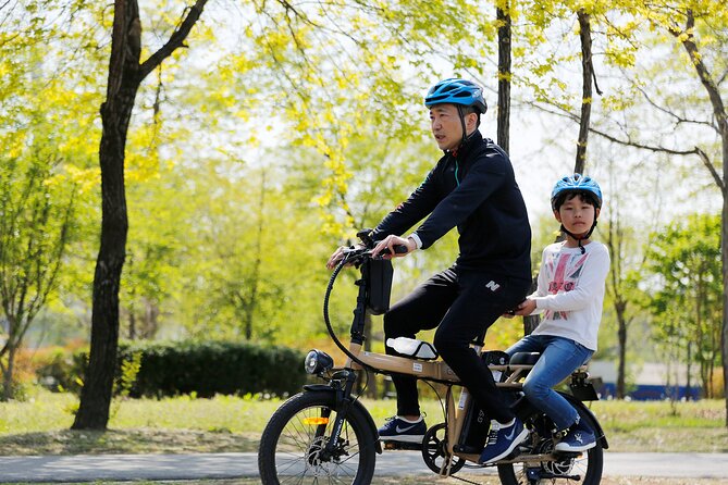 ENKO Electric Bike Ride on The Han River Bike Path in Seoul - Snacks, drinks, and practical comforts