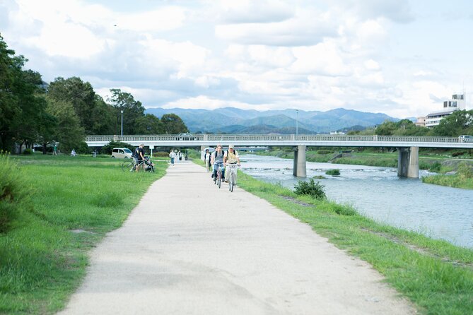 Explore Hidden Alleyway with a Local Expert (Morning tour) - Cycling through Kyoto Imperial Palace grounds