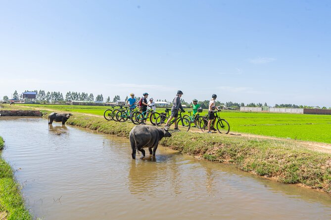 Floating Village Bike & Boat Sunset / E-Bike Available - What makes the small group useful