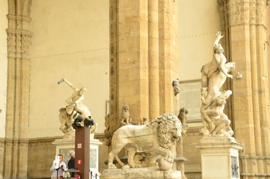 Florence Medici Bike Tour – Cycle Through History and Power - Meeting near Via de’ Martelli and Eataly