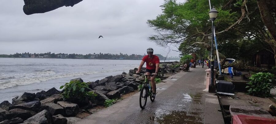 Fort Kochi Heritage Day Cycling Tour - Starting beside the Chinese Fishing Nets