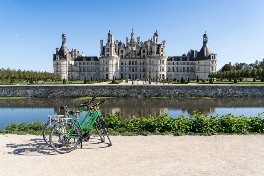 From Blois: Chambord, Wine & Cycling - Saint-Dyé-sur-Loire and the old port connection