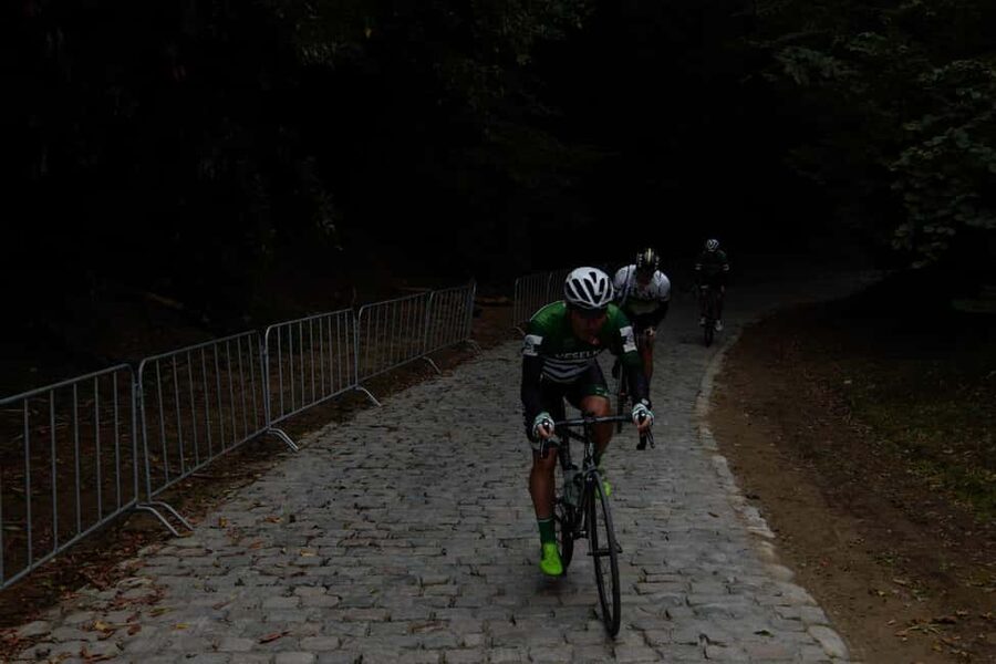 From Brussels to Flanders 100km road cycling tour - Languages and useful preparation