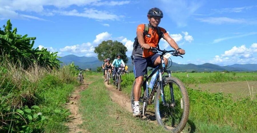 From Chiang Mai: Mae Taeng Valley and Waterfalls Cycle Tour - Quiet roads into Mae Taeng Valley