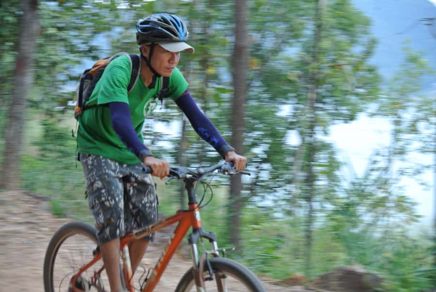 From Chiang Mai: Mae Taeng Valley Hike & Bike Day Trip - Wat Ban Den adds a short cultural stop