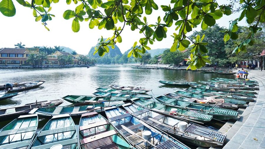 From Hanoi: Hoa Lu & Tam Coc with Buffet lunch & Cycling - The day at a glance