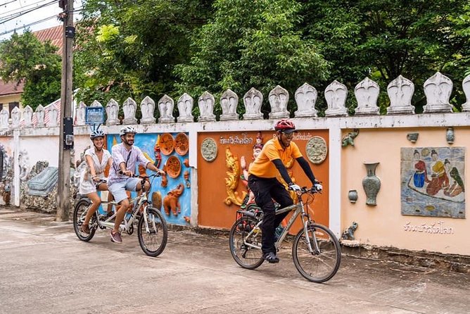 Full Day Cycling tour to Sukhothai Historical Park - Wat Si Chum and the famous Buddha