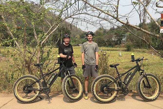 Full-day E-bike Countryside and Nam Phrae (flat-hilly, GUIDED) - Starting with Wat Ton Kwen’s Lanna architecture
