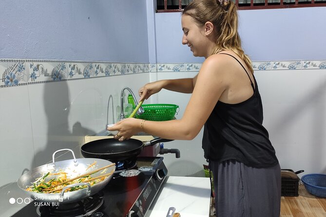 Full-Day Experience in Mekong Cycling and Authentic Home Cooking - A 300-year-old Khmer temple