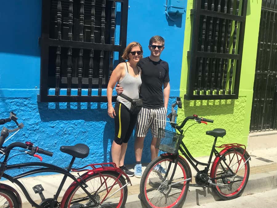 FUN BIKE RIDE WITH LUNCH AT ANTHONY BOURDAIN FAVORITE SPOT - Bazurto Market and the Anthony Bourdain connection