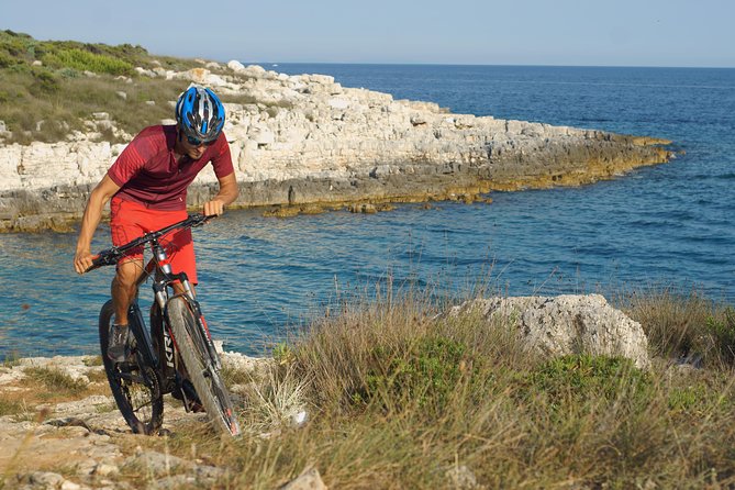 FUN E-BIKE RIDE at CAPE KAMENENJAK - Swimming near the cave