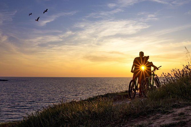 FUN E-BIKE RIDE at CAPE KAMENENJAK - Safari Bar and the included drink