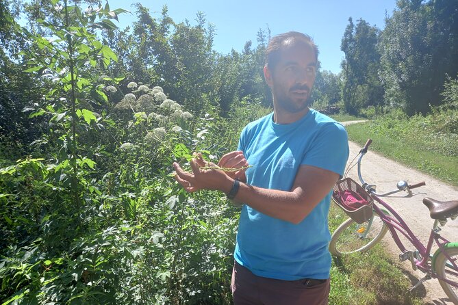 Green Venice Cycling Getaway - Meeting Damien at Le Mazeau