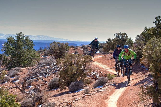 Guided Mountain Biking Tour (Intermediate) in Moab - Snacks are included, but bring your own water