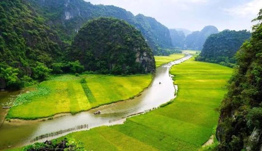 Ha Noi: HOA LU-TAM COC-MUA CAVE ,Buffet Lunch & Cycling - Lunch with local and Asian choices