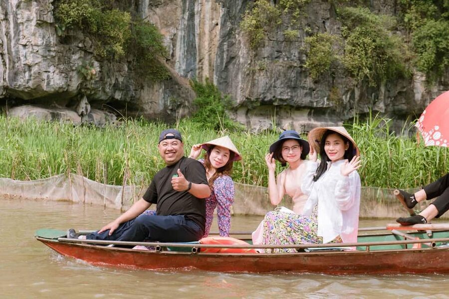 Ha Noi: HOA LU-TAM COC-MUA CAVE ,Buffet Lunch & Cycling - Hoa Lu and King Dinh’s temple