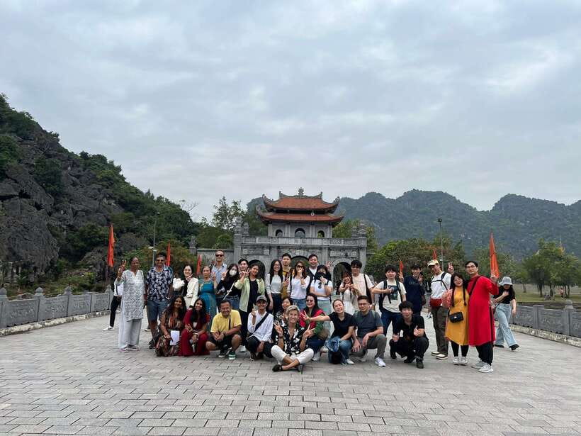 Ha Noi: Ninh Binh / Hoa Lu - Trang An - Mua Cave / Cycling - The Long Ride from Hanoi