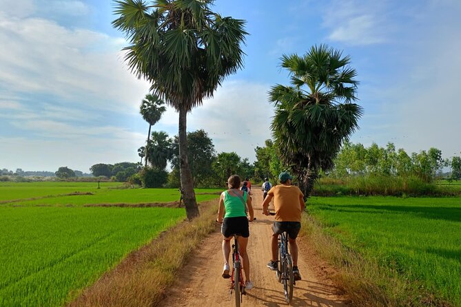 Half Day Countryside Cycling in Sukhothai - Seeing rice whiskey made in a local setting