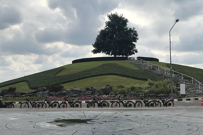 Half-day E-bike Nam Phrae (hilly, fully paved roads, GUIDED) - Through Nam Phrae, Hang Dong, and the rice fields
