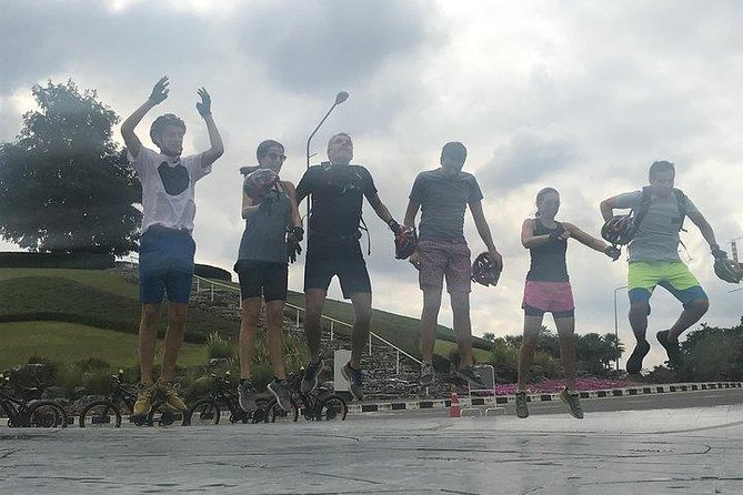 Half-day E-bike Nam Phrae (hilly, fully paved roads, GUIDED) - Wat Ton Kwen, a Lanna temple with a strong finish