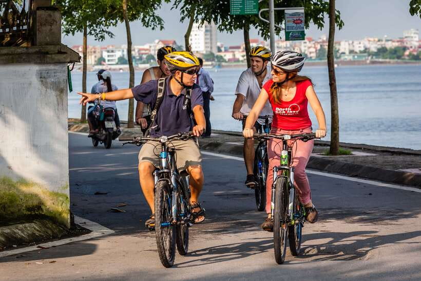 Hanoi: Private Countryside Bike Tour with Hotel Transfer - Pottery Areas and Peach-Tree Gardens
