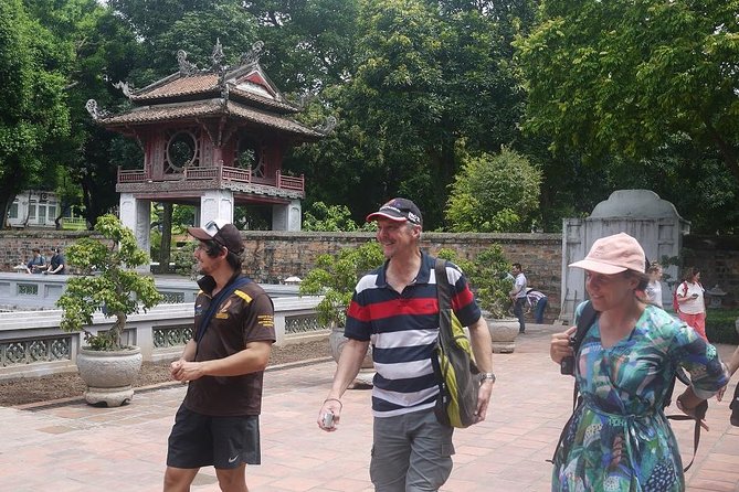 Highlight- Hanoi city tour and Cycle around old quarter - Hoa Lo Prison and Two Different Wartime Memories