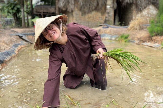 Ho Chi Minh City & Mekong Delta Cycling & Kayak -Private 1 day - Rice planting, fishing, and cycling through the countryside
